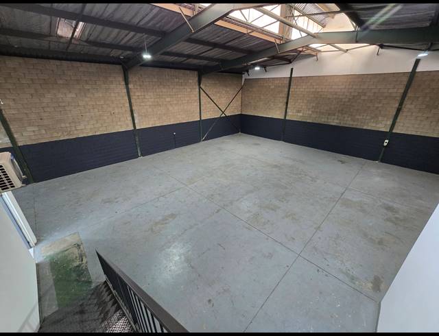 331M² WAREHOUSE TO LET IN MEADOWDALE